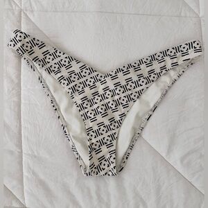 Me to We Cream and Black Patterned Swimwear